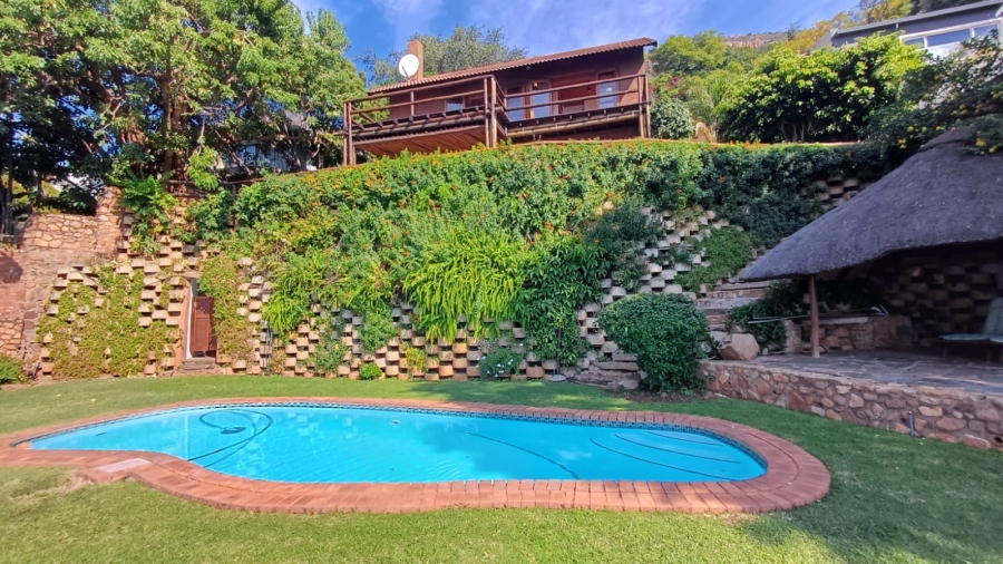 4 Bedroom Property for Sale in Kosmos North West